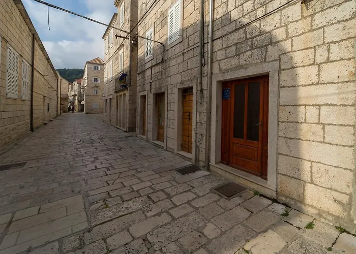 N * Korčula